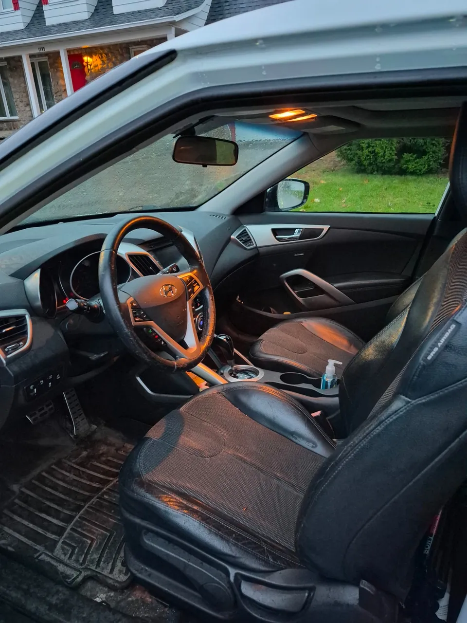 Hyundai Veloster 2012 photo 2