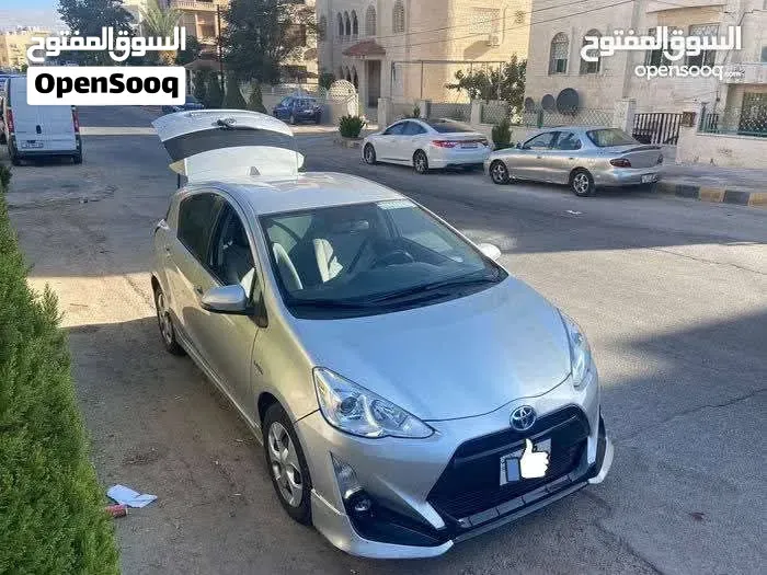 Toyota Prius C 2016 photo 2