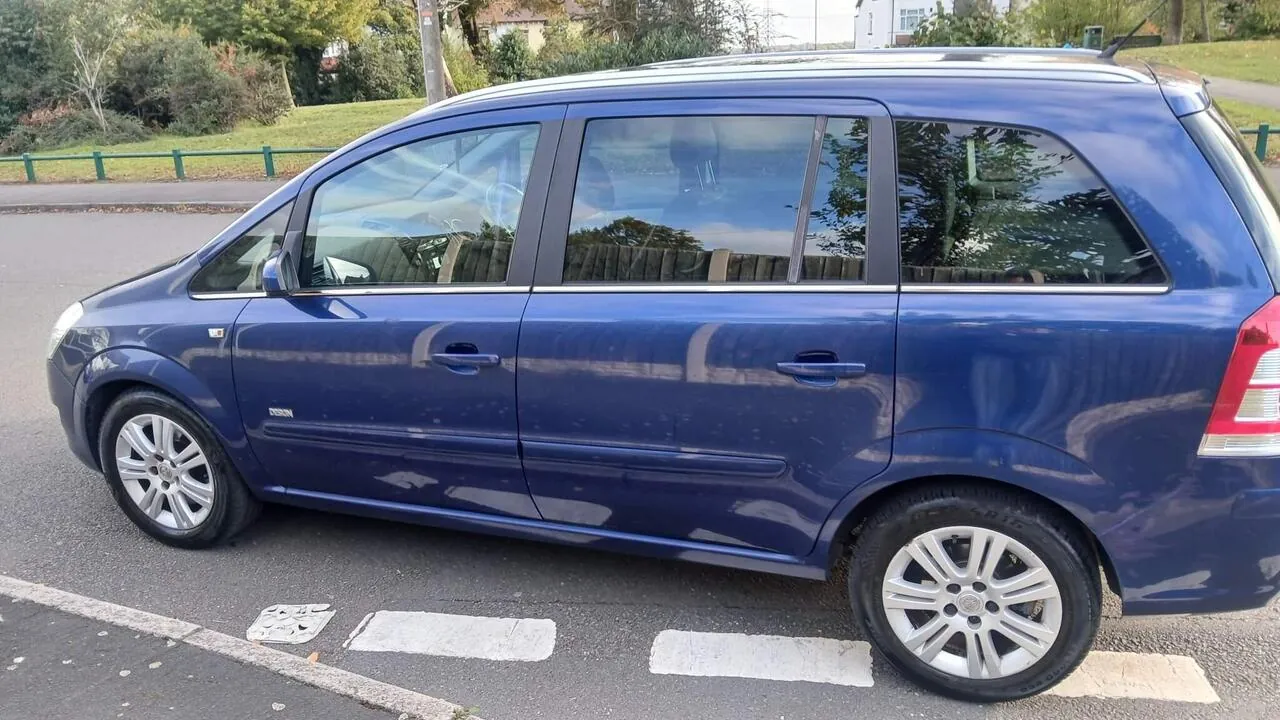 Vauxhall Zafira 2008 photo 4