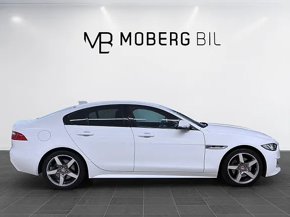 Jaguar Xe 2019 photo 5