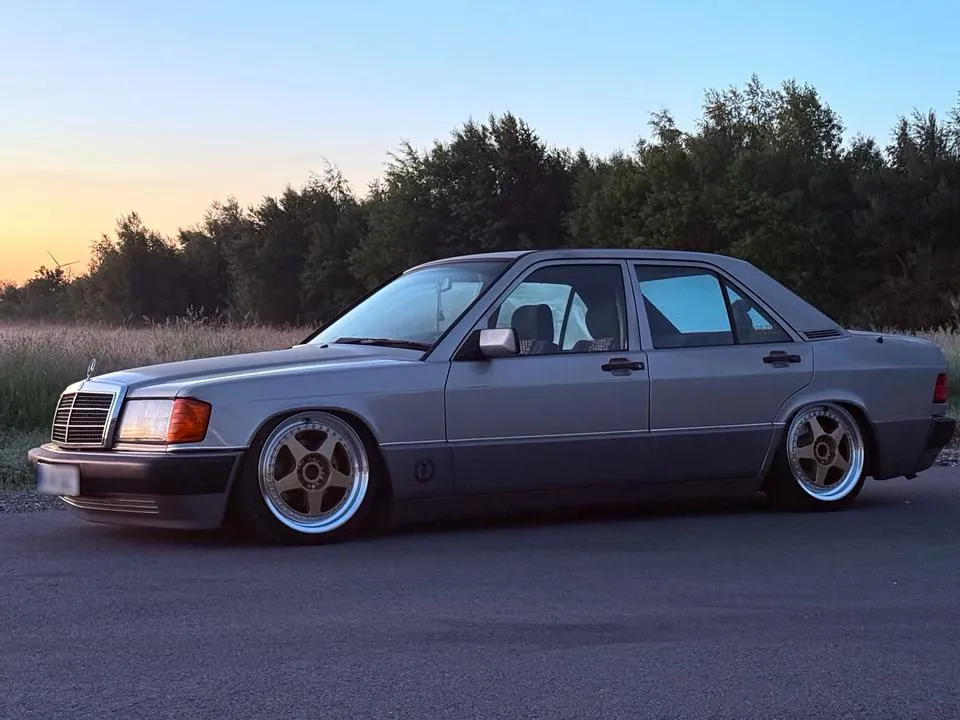 Mercedes-Benz 190E