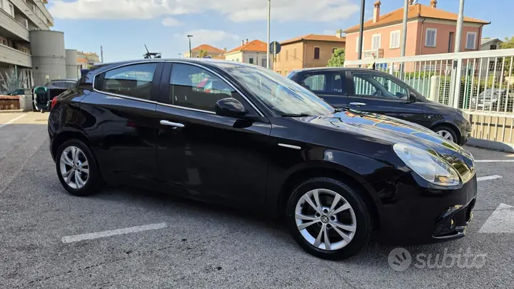 Alfa Romeo Giulietta 2013 photo 4