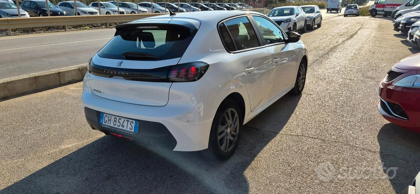 Peugeot 208 2022 photo 2