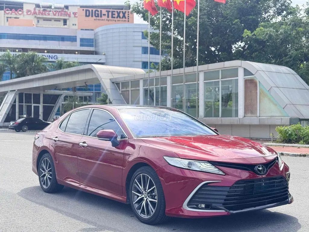 Toyota Camry 2022 photo 2