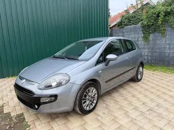 Fiat Punto 2011 photo 2