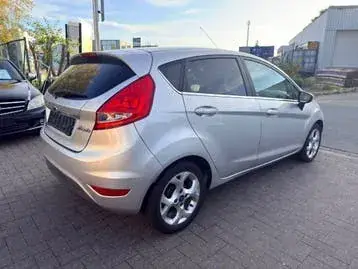 Ford Fiesta 2011 photo 3