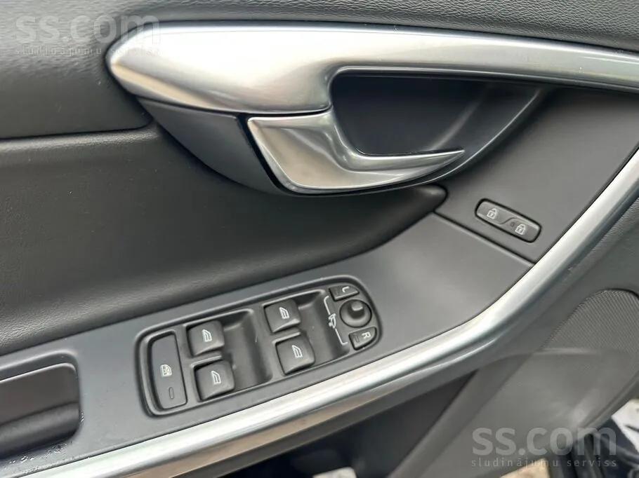 Volvo S60 2012 photo 5