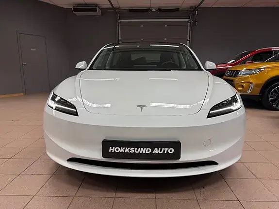 Tesla Model 3 2024 photo 4