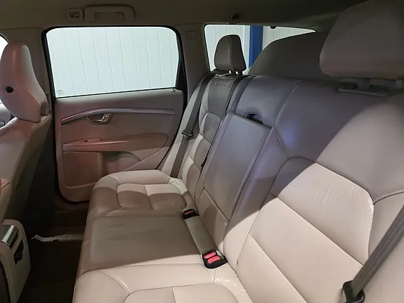Volvo V70 2012 photo 5