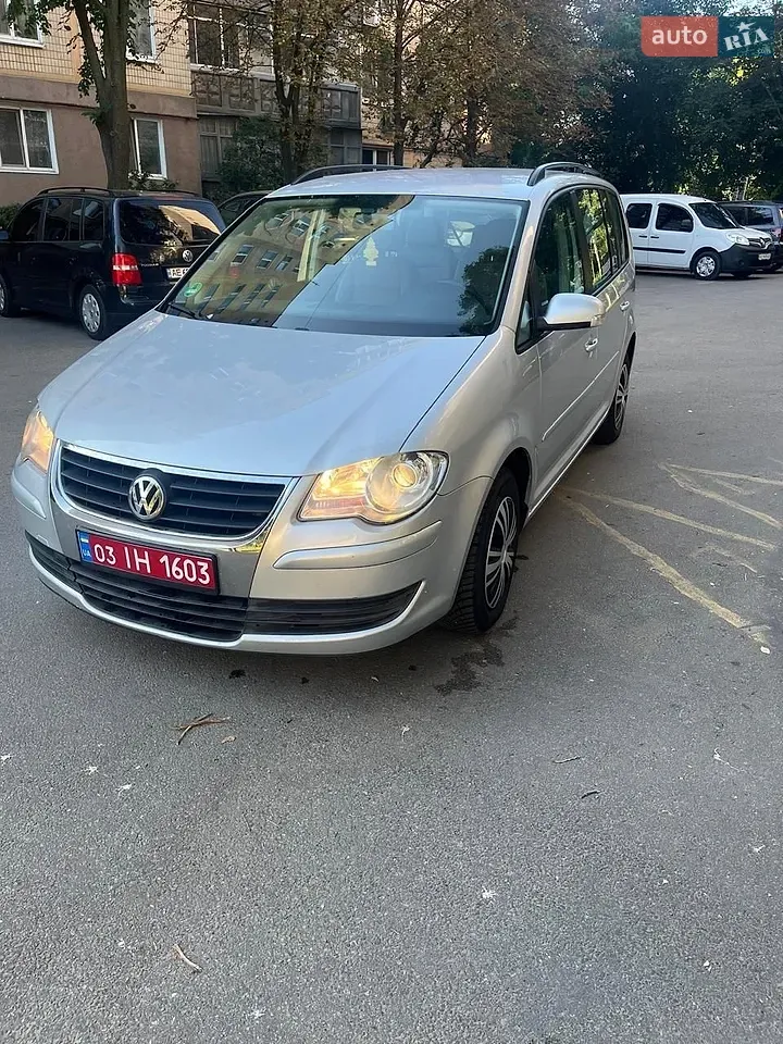 Volkswagen Touran 2009 photo 5