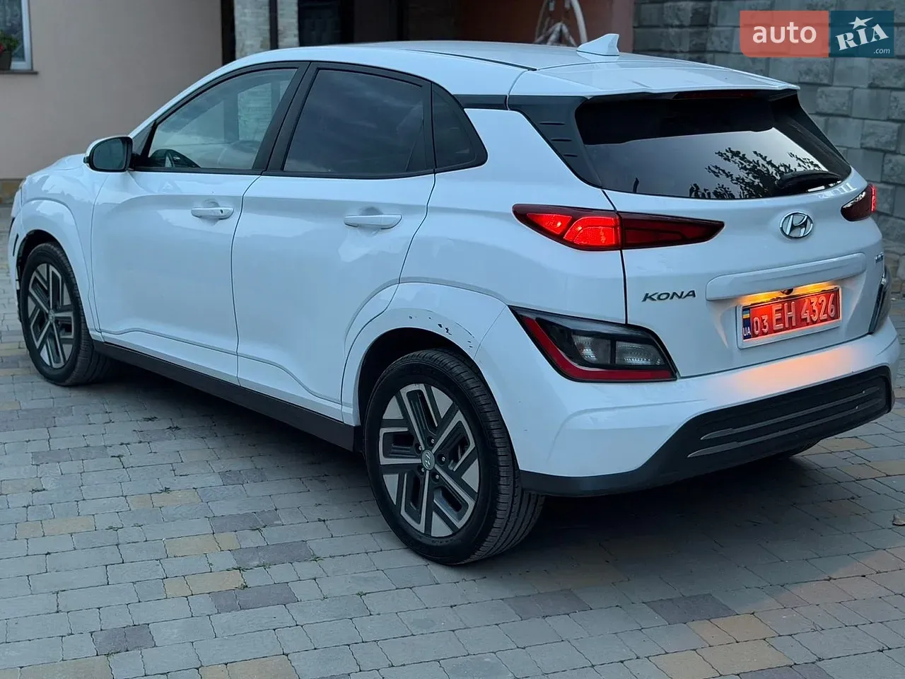 Hyundai Kona 2023 photo 2