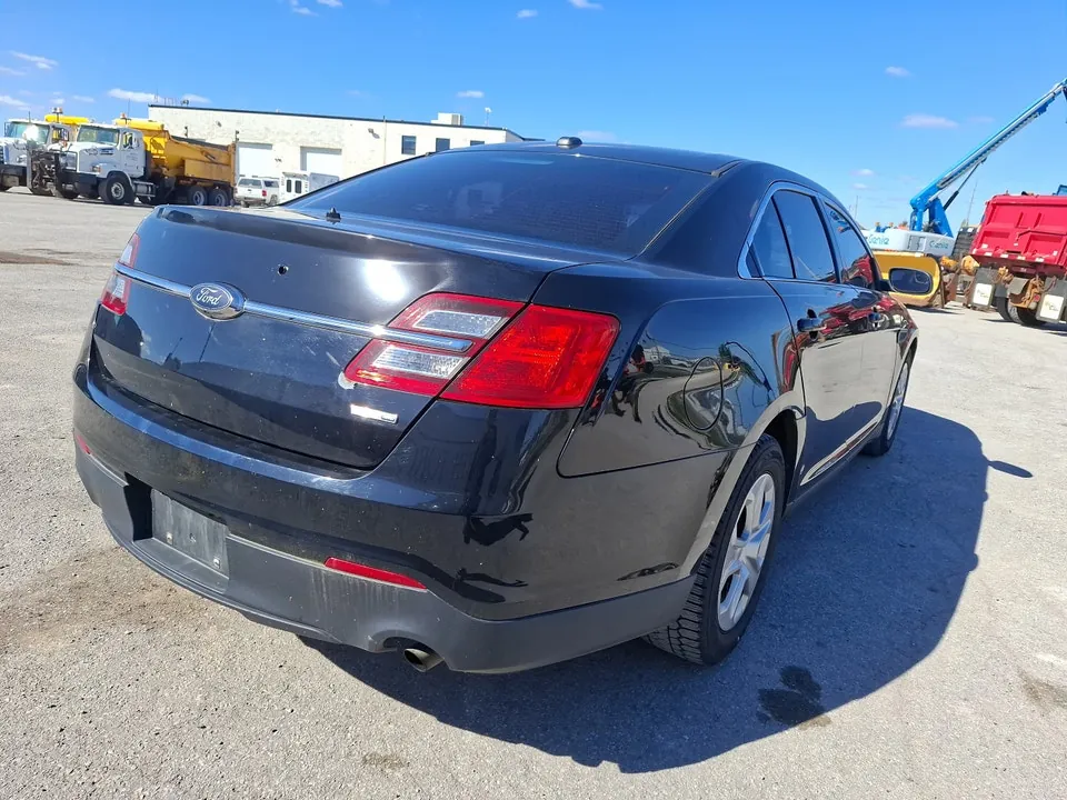 Ford Taurus 2017 photo 5