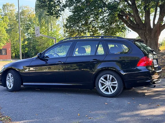 BMW 316I 2010 photo 4