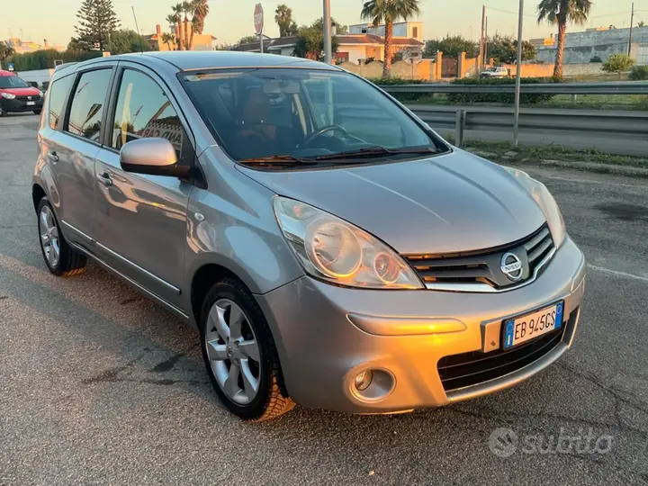 Nissan Note 2010 photo 3