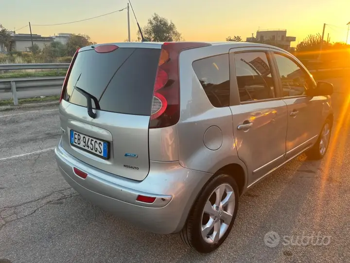 Nissan Note 2010 photo 5