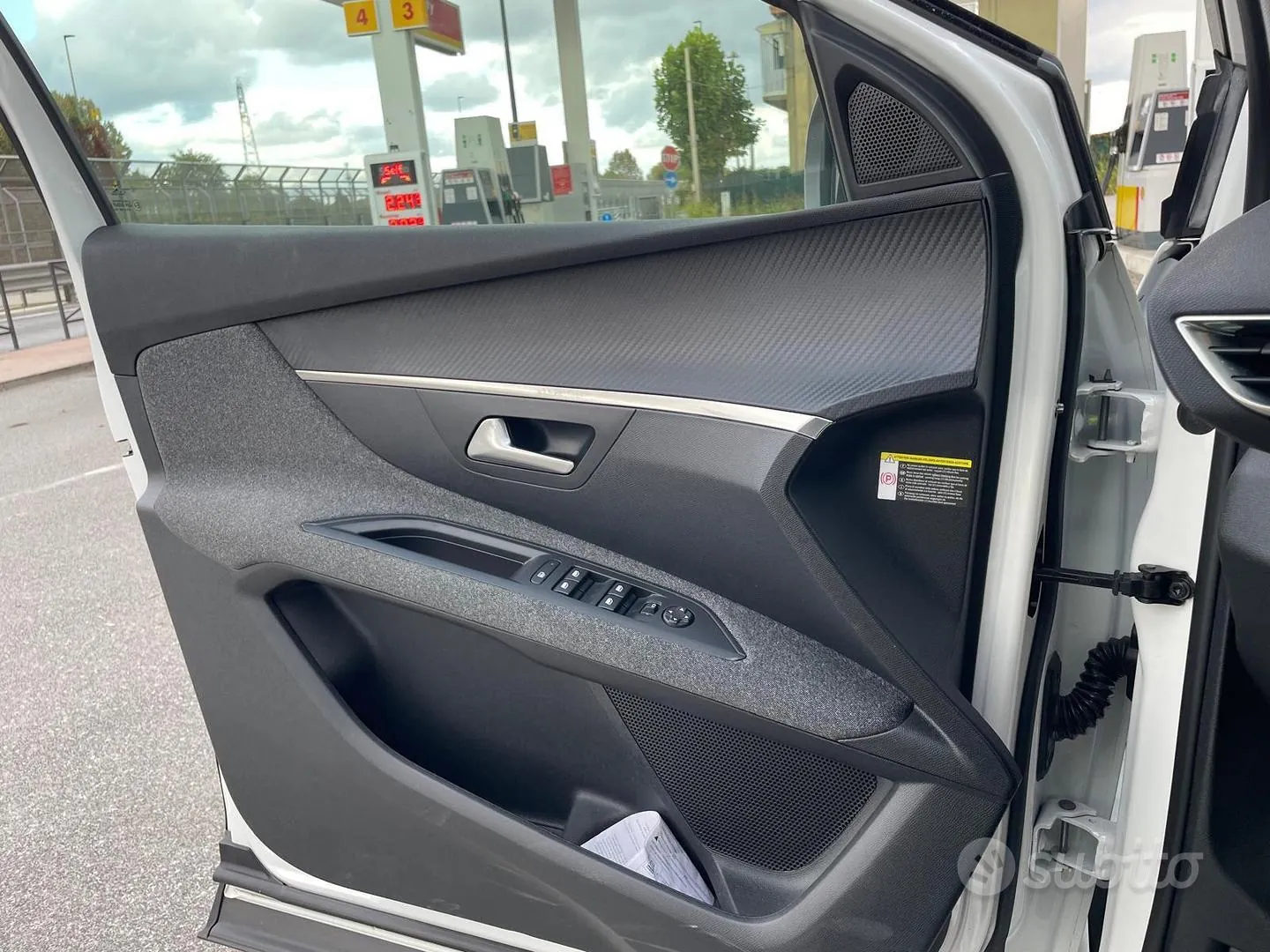 Peugeot 3008 2017 photo 5