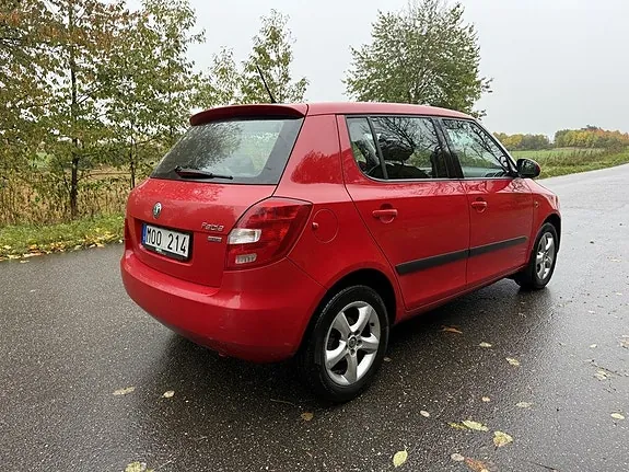 Skoda Fabia 2012 photo 5