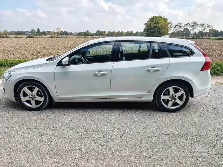Volvo V60 2012 photo 3