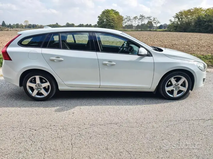 Volvo V60 2012 photo 5