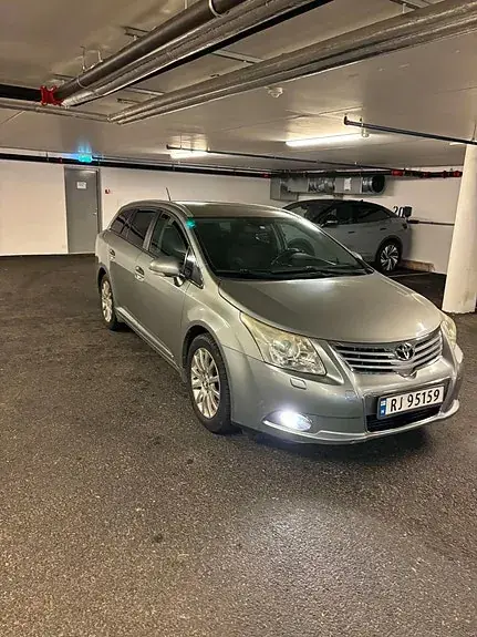 Toyota Avensis 2009 photo 2