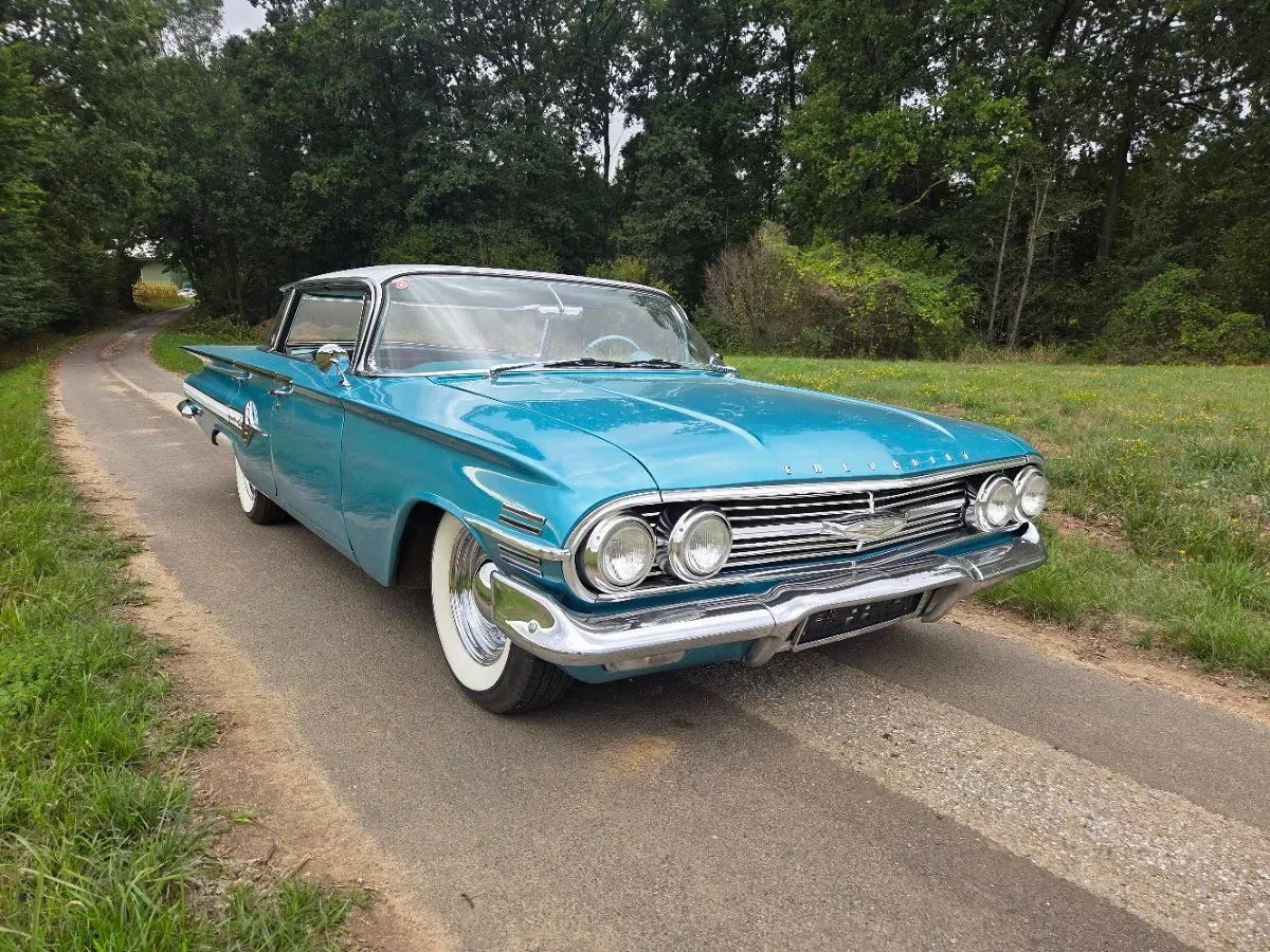 Chevrolet Impala 1960 photo 2