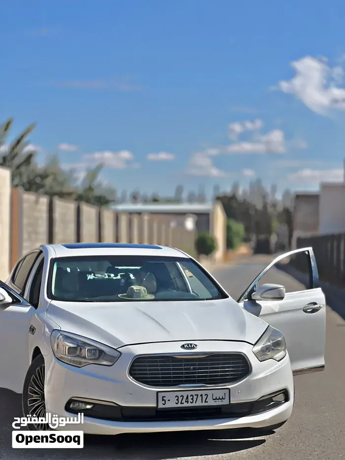 Kia Quoris 2013 photo 4