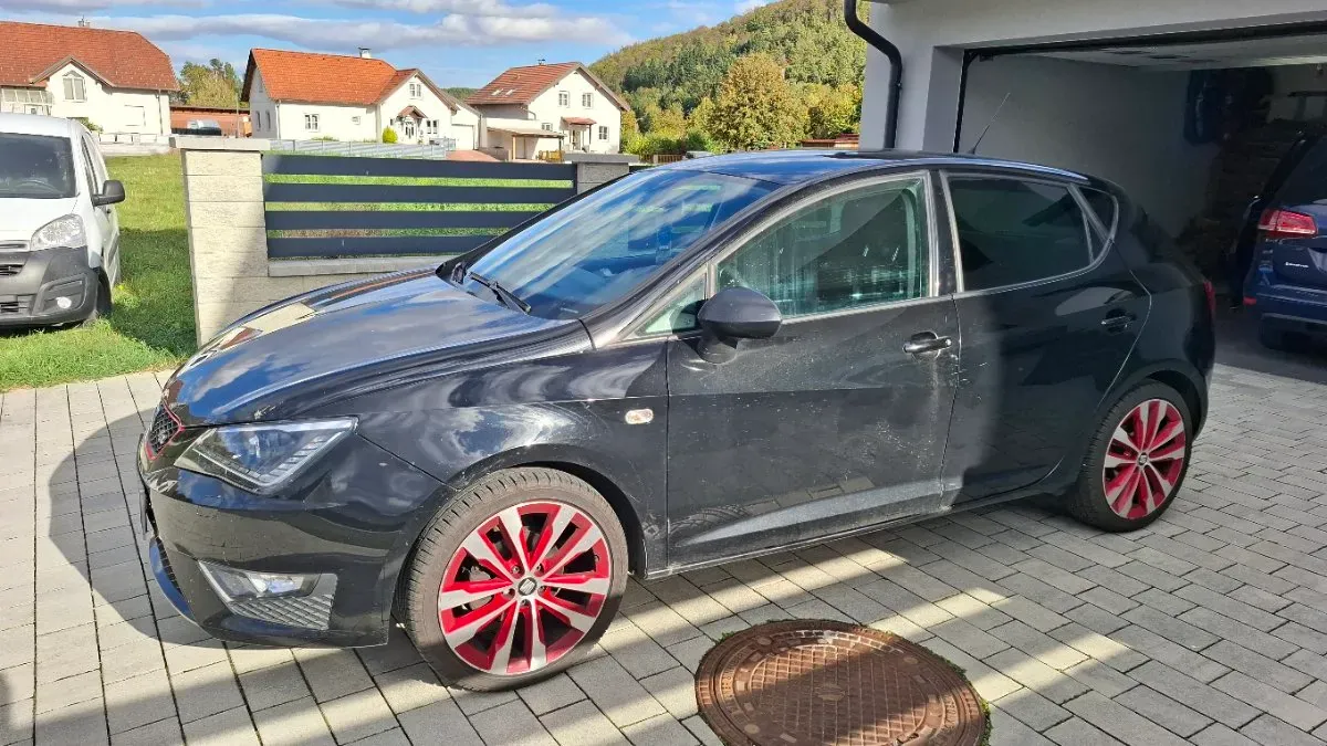Seat Ibiza 2016 photo 2