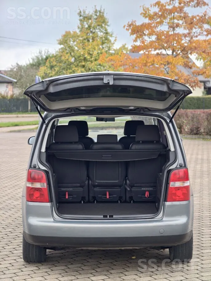 Volkswagen Touran 2004 photo 5