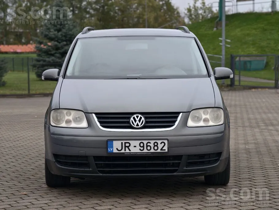 Volkswagen Touran 2004 photo 3