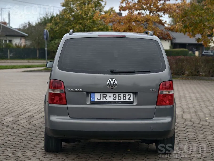 Volkswagen Touran 2004 photo 4