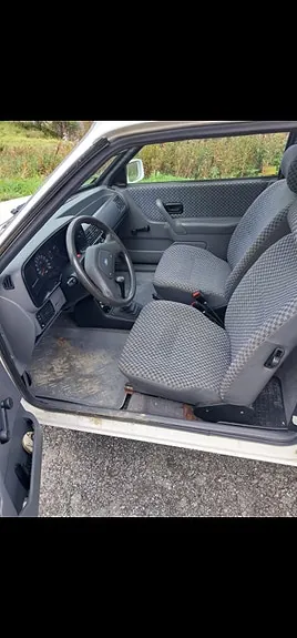 Ford Escort 1988 photo 2