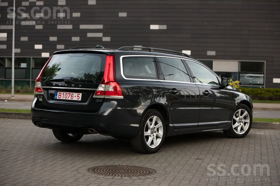 Volvo V70 2015 photo 4