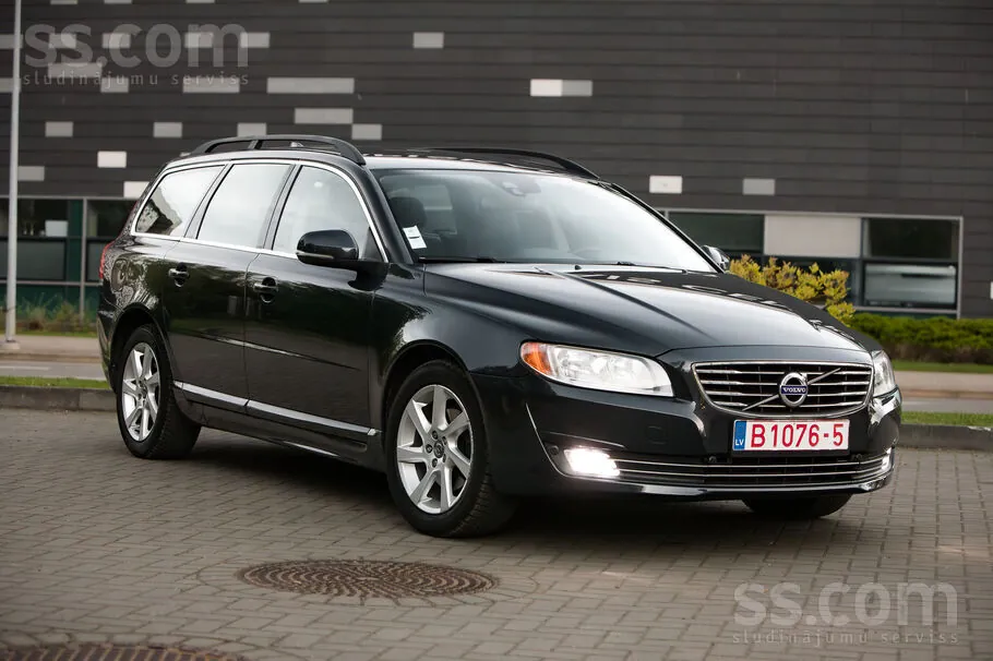 Volvo V70 2015 photo 2