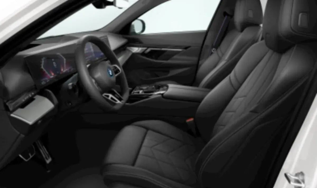 BMW 5 Series photo 3