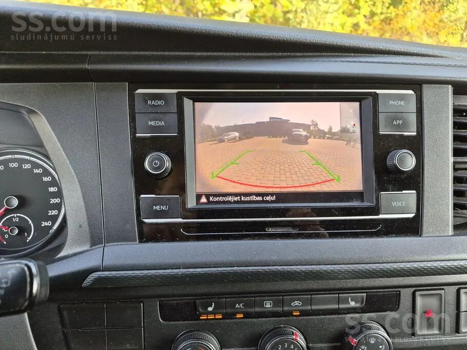 Volkswagen Transporter 2021 photo 5