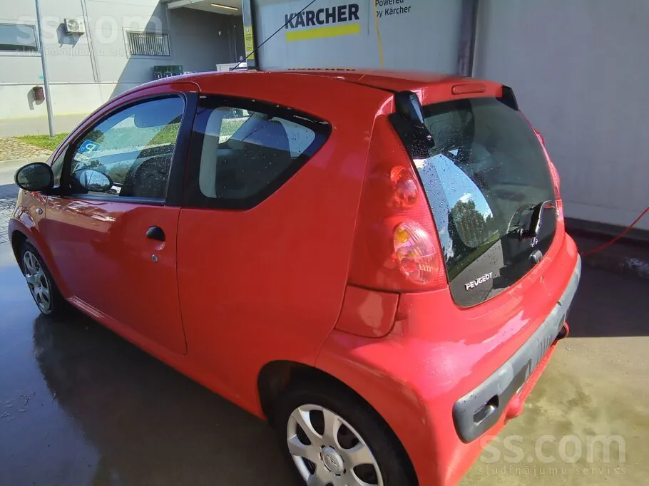 Peugeot 107 2010 photo 4