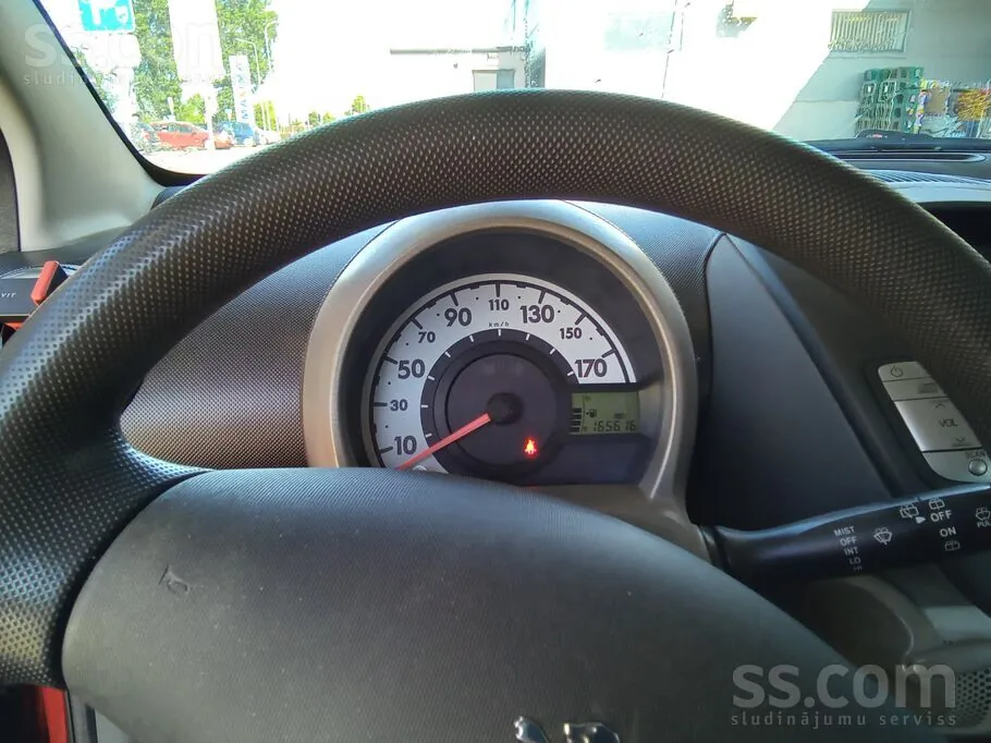 Peugeot 107 2010 photo 5