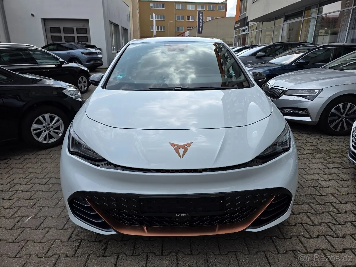 Cupra Born 2024 photo 2