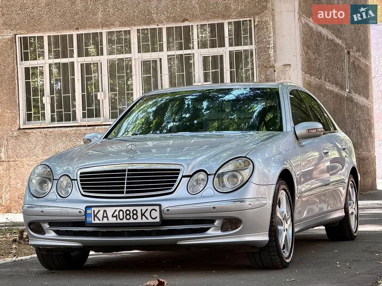 Mercedes-Benz E-Class 2004 photo 4