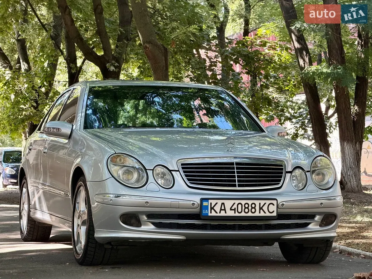 Mercedes-Benz E-Class 2004 photo 3