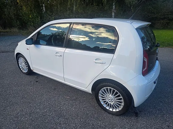 Volkswagen Up 2014 photo 2