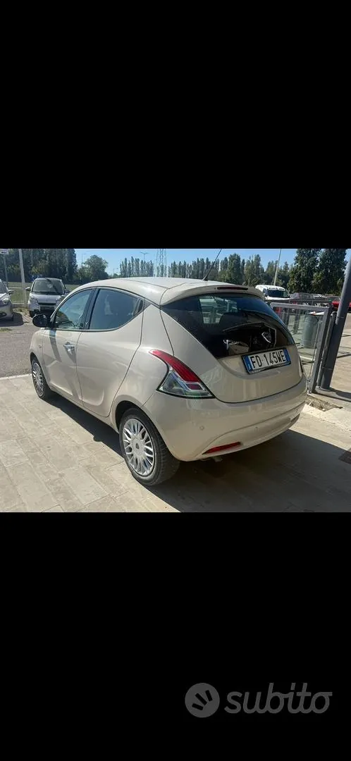 Lancia Ypsilon 2016 photo 4