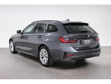 BMW 3 Series 2021 photo 3