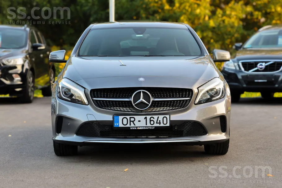 Mercedes-Benz A180 2015 photo 2