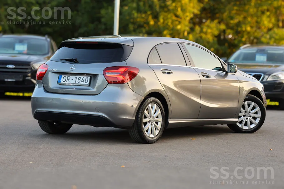 Mercedes-Benz A180 2015 photo 4