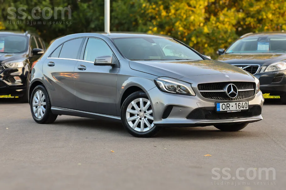 Mercedes-Benz A180 2015 photo 3