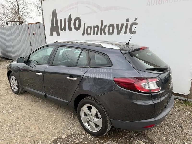 Renault Megane 2010 photo 2