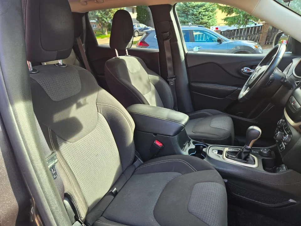 Jeep Cherokee 2015 photo 4