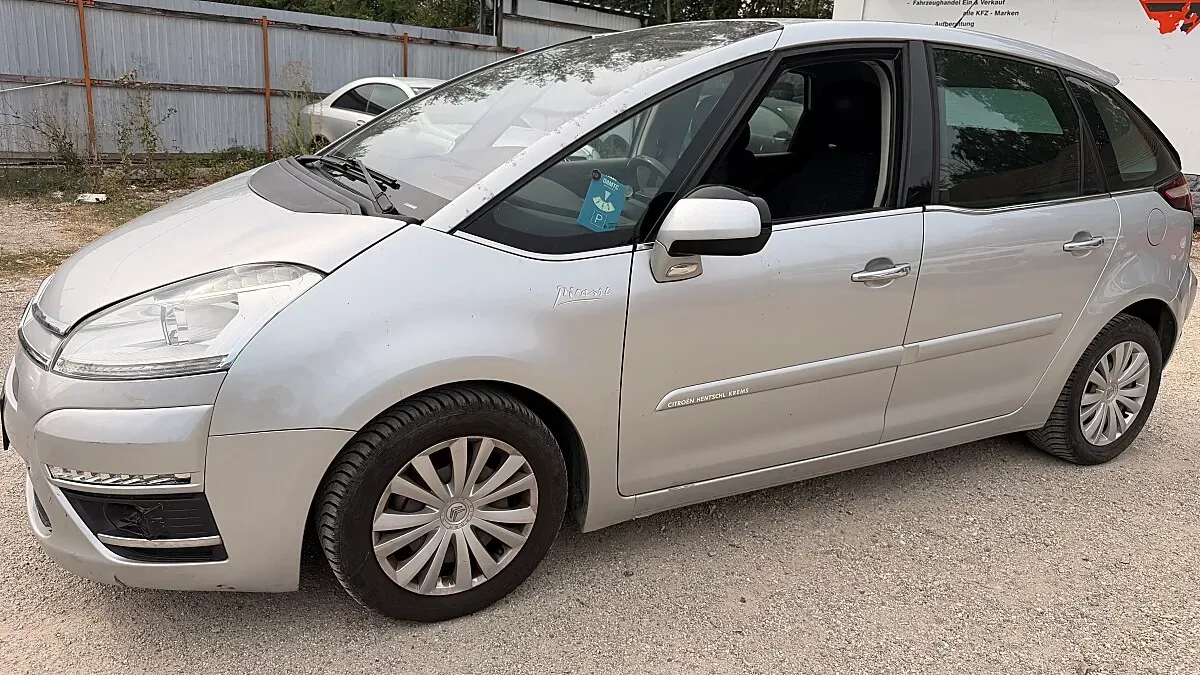 Citroen C4 Picasso 2011 photo 2