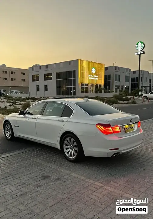 BMW 7 Series 2010 photo 4